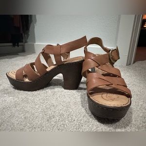 Born Carmo platform sandal shoes.